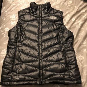 Black north face vest
